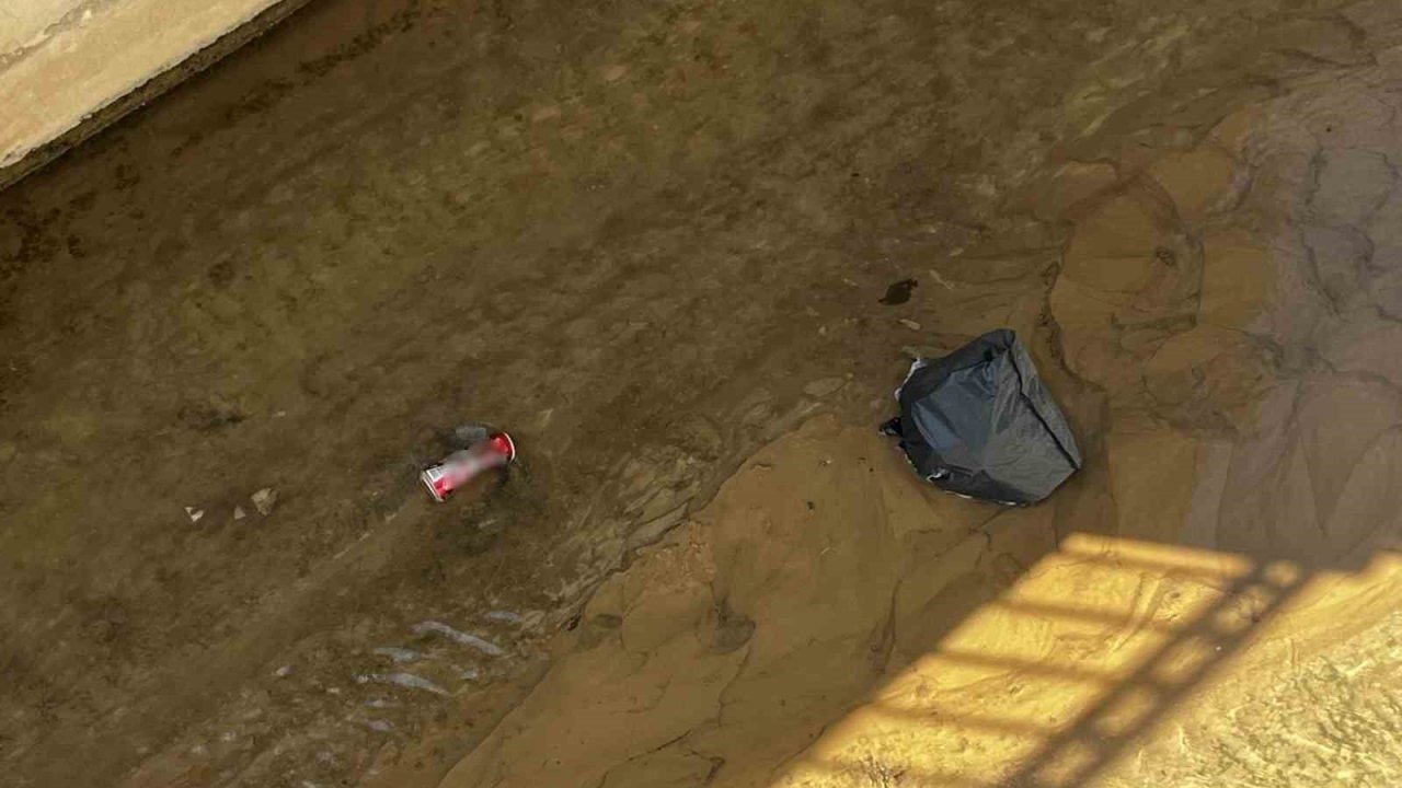 Bayburt’un Pönserek Deresi ’Yosun, Çöp ve Çamur Deresi’ olma yolunda ilerliyor