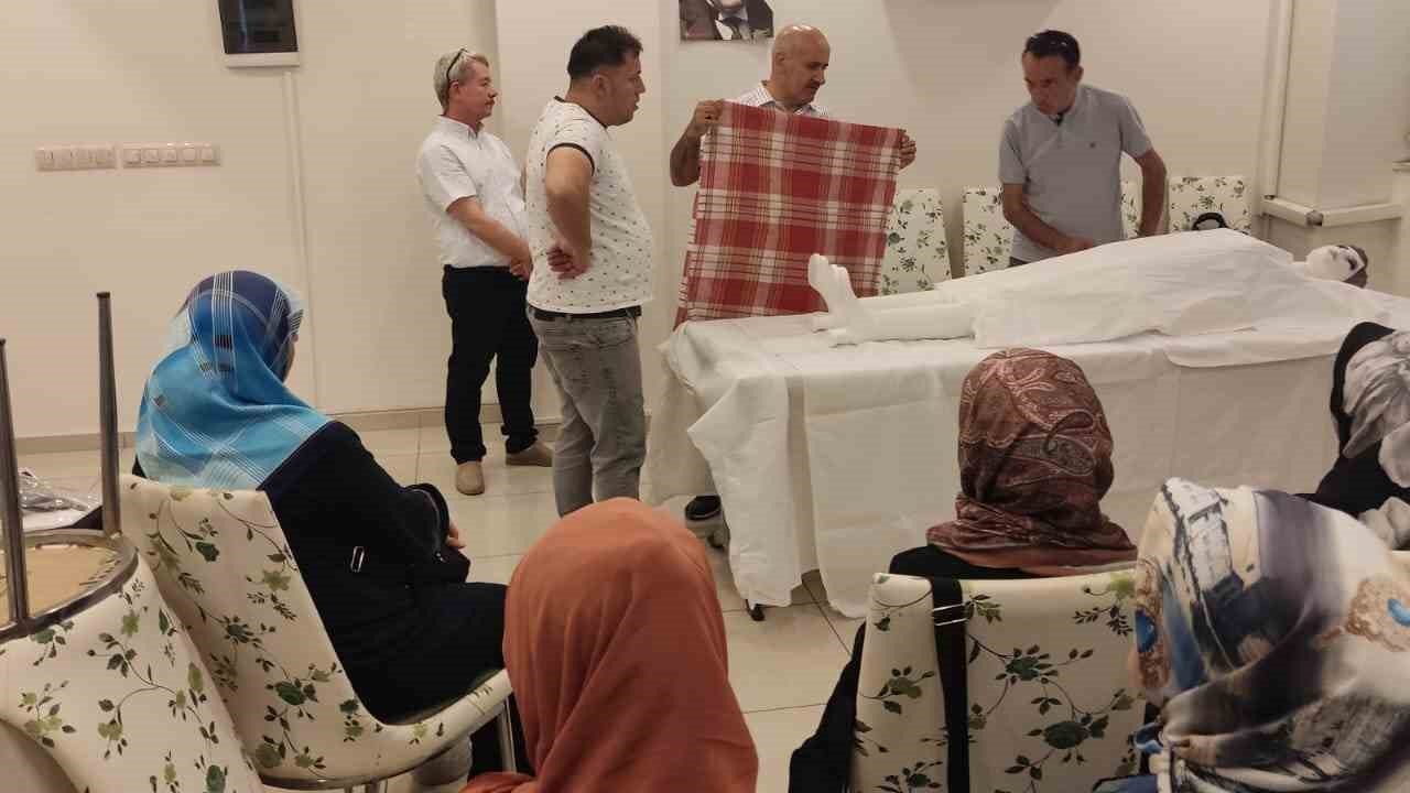 Denizli’nin yeni gassallarına uygulamalı eğitim verildi