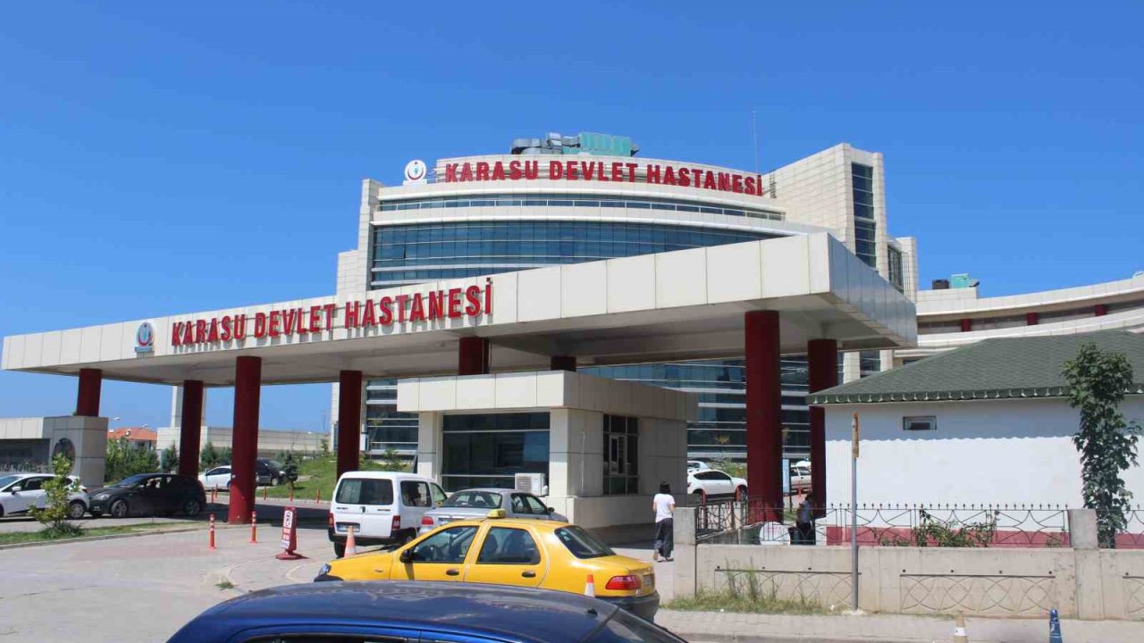 Karasu Devlet Hastanesi 2024 ameliyat sayısını ilk 6 ayda geçti