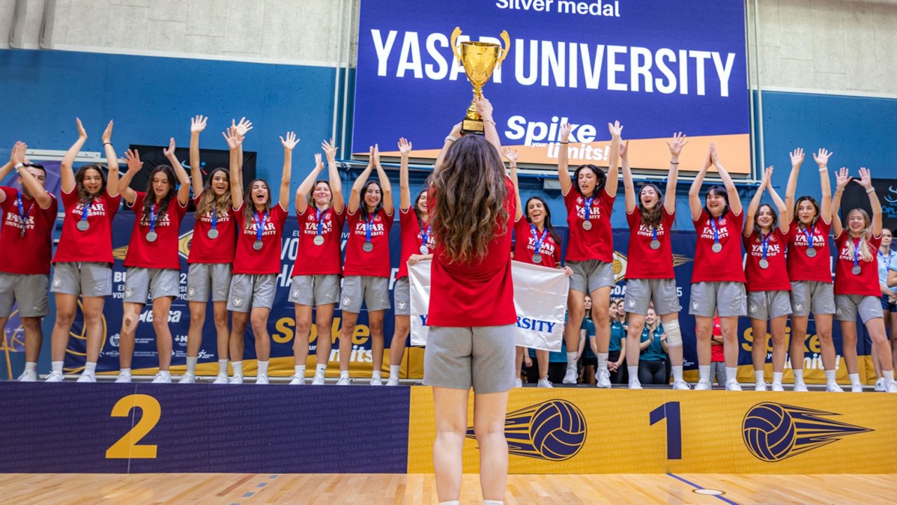 Yaşar Üniversitesi Kadın Voleybol Takımı Avrupa ikincisi oldu
