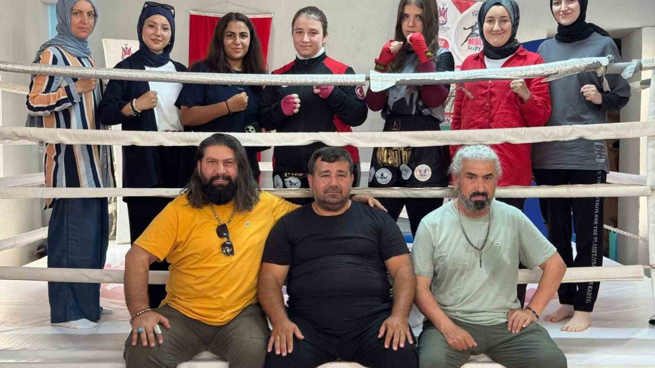 Kuruluş Osman oyuncuları Manisa Muaythai Eğitim Merkezi’ni ziyaret etti