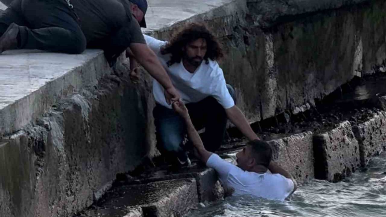 Samsun’da taşkınlık yapan şahıs polisten kaçarken denize atladı