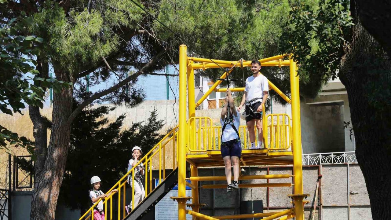 Küçükçekmece Belediyesi macera parklarına ziyaretçi akını