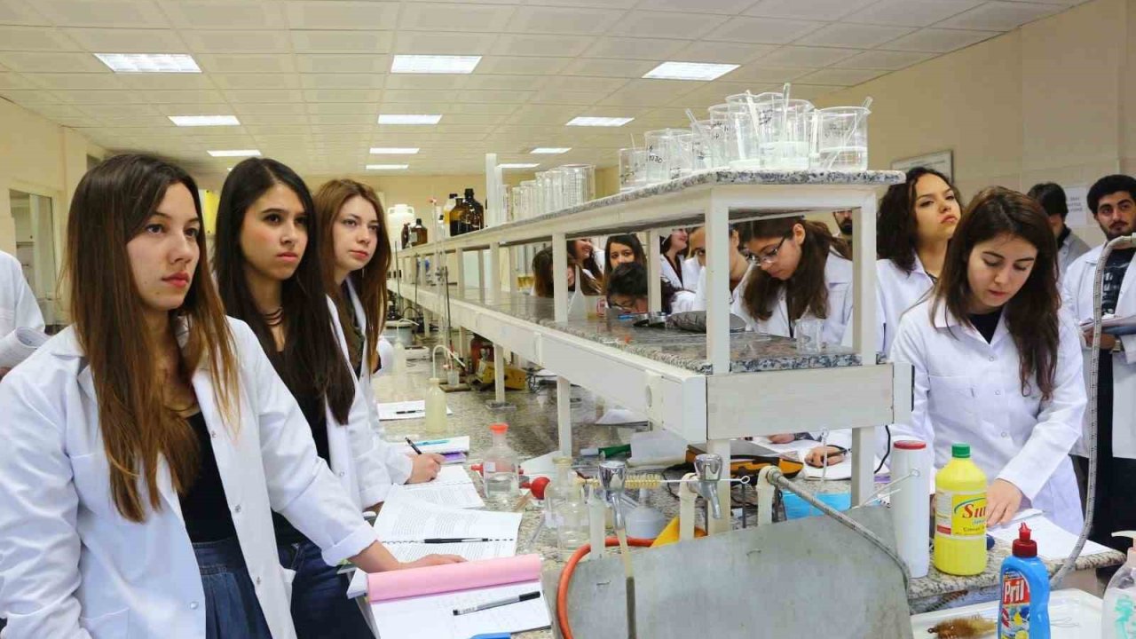 Ege Üniversitesi Gıda Mühendisliği Bölümü, güçlü araştırma altyapısı ve projeleriyle ön plana çıkıyor