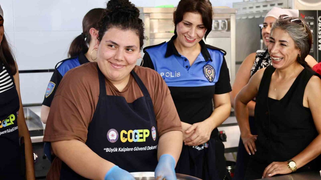 Mersin polisinden geleceğin aşçılarına destek