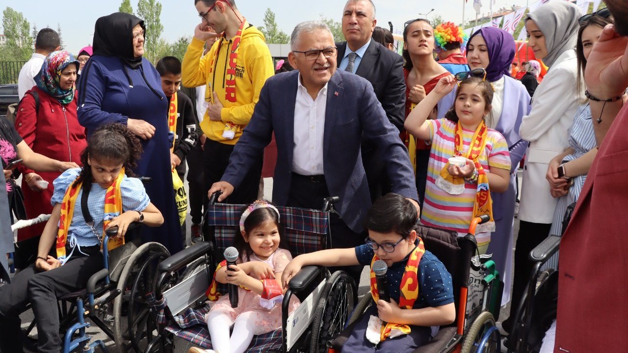 Kayseri Büyükşehir’den güvenli ve engelsiz hizmetler