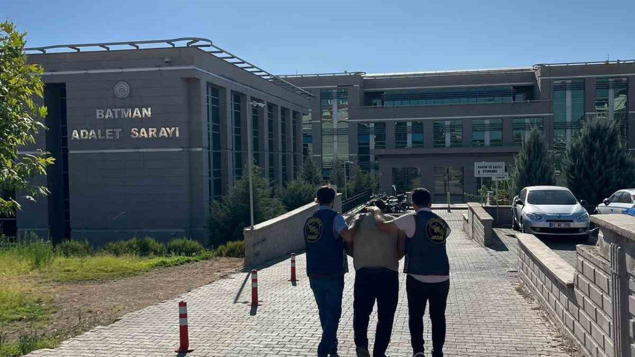 Batman’da sürekli araç değiştirerek izini kaybettirmeye çalışan hırsızlık zanlısı yakayı ele verdi