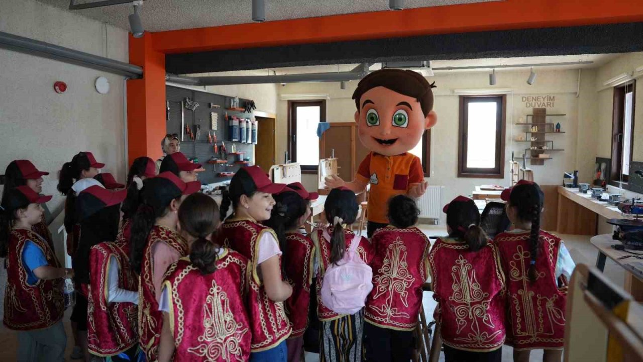 Konya’da 3 bin öğrenci 6 tarihi mekânda 6 tarihi karakteri tanıyor