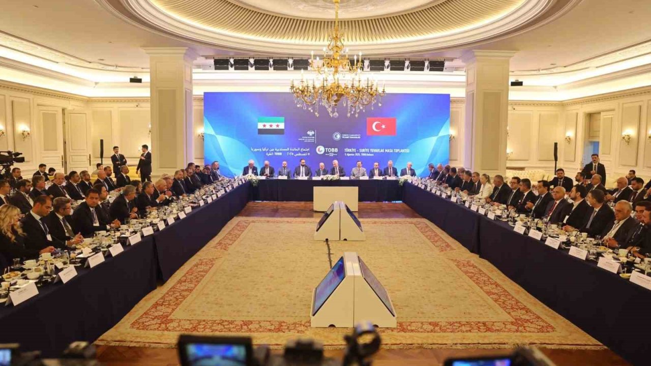 Bakan Bolat: "Suriye’nin ulaşım koridorları yeniden aktif hale gelecek"