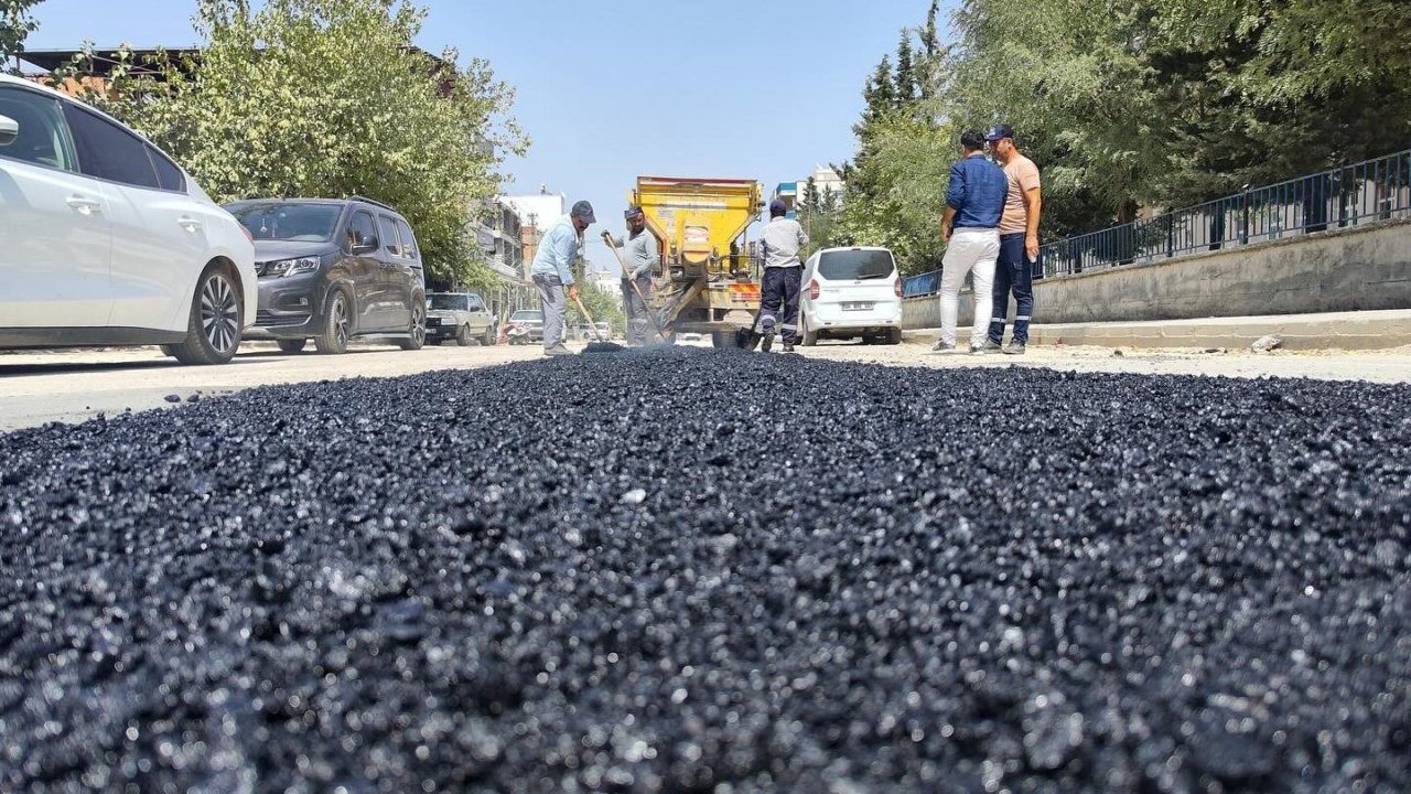 Zarar gören Kavi Caddesi onarılıyor