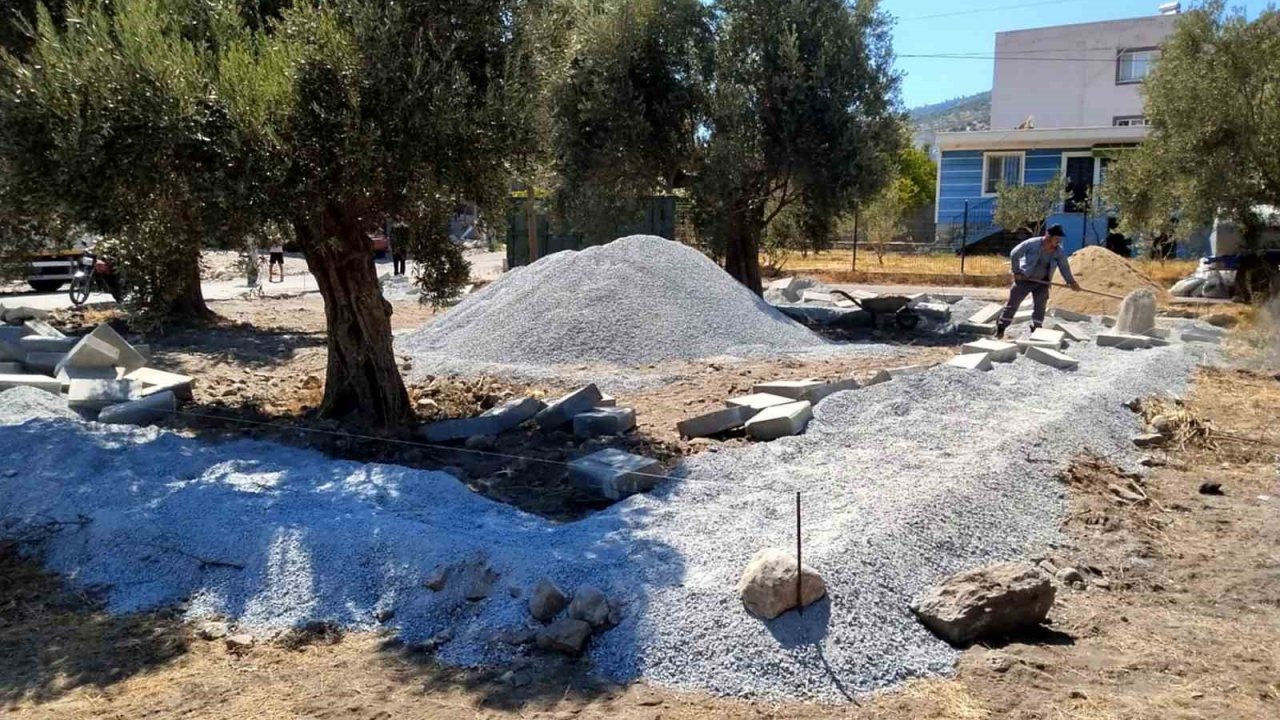 Söke Belediyesi’nden Atburgazı Mahallesi’ne park düzenleme çalışması