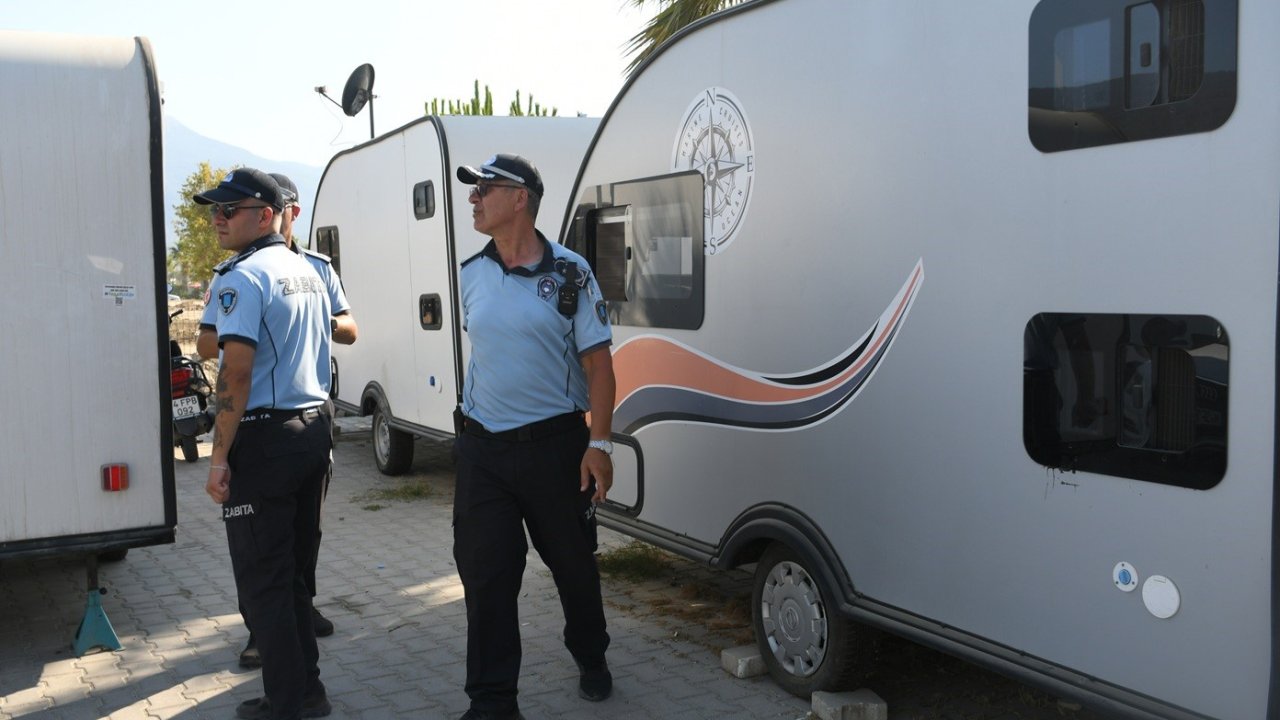 Kuşadası’nda zabıta ekiplerinden çadır ve karavan denetimi