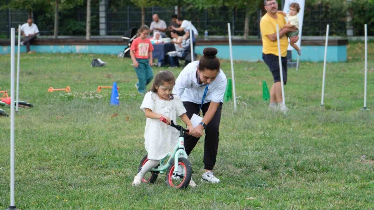 Bu kez çocukların yarışına aileler de dahil oldu