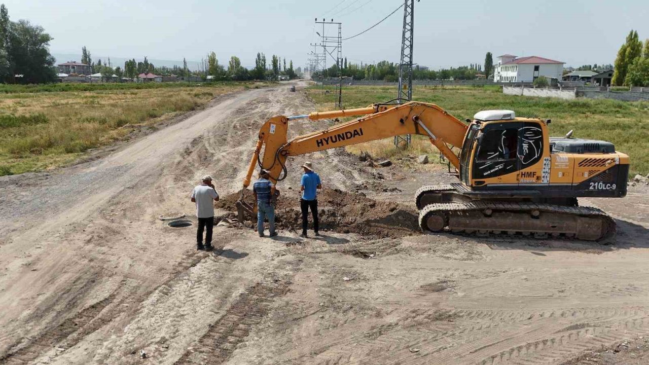 Iğdır’da kanalizasyon altyapı çalışmaları devam ediyor