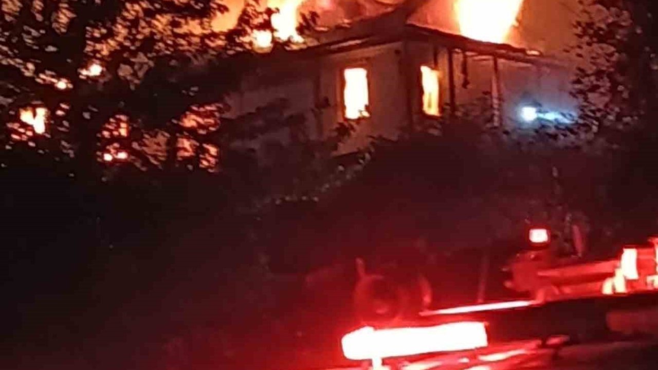 Şile’de alkollü şahıs kaldığı evi yaktı