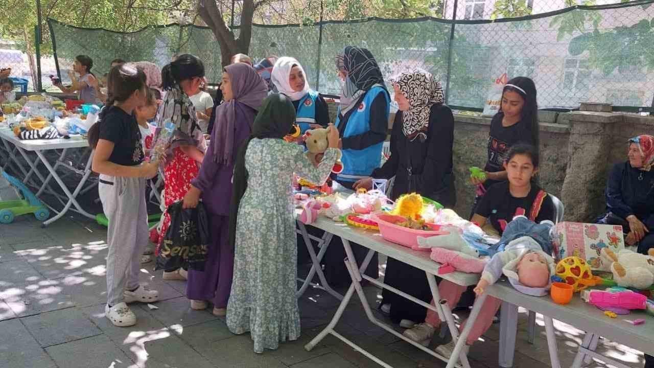 Elazığ’da "Oyuncağımın Geliri Gazze’ye" projesi