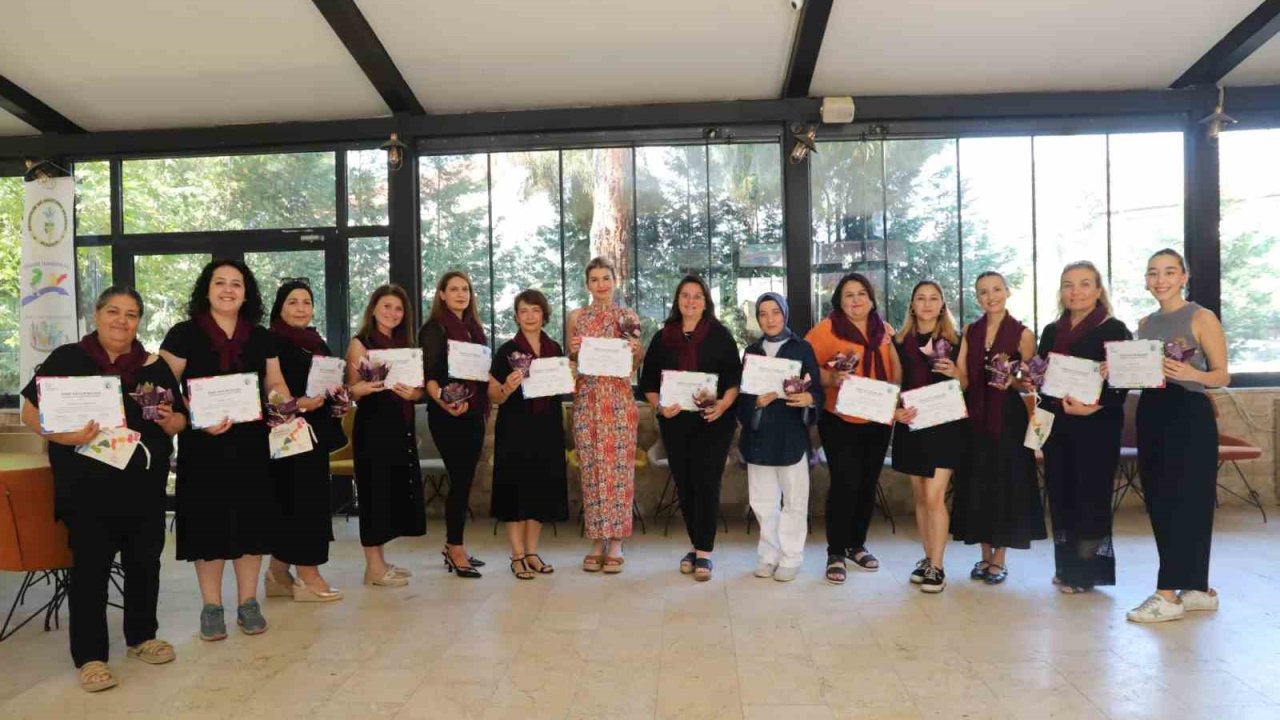 Kadın hakları eğitimini tamamladılar, sertifikalarını aldılar