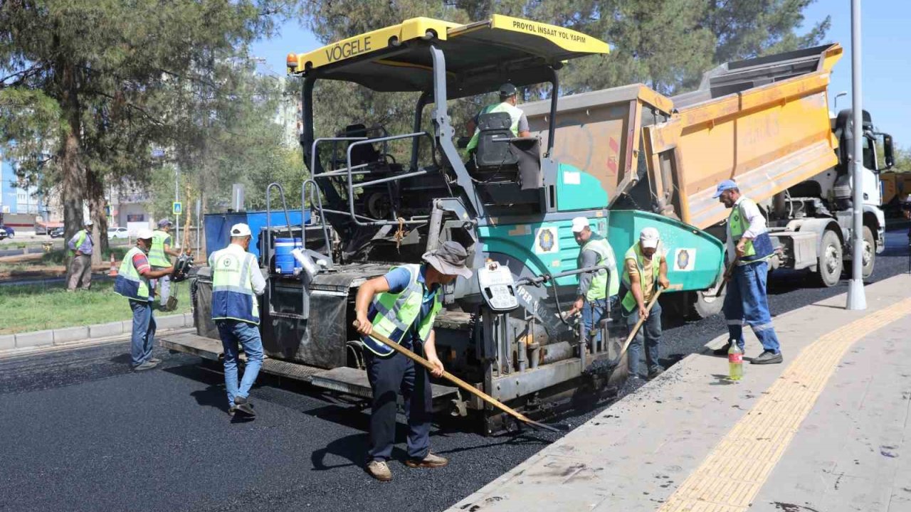 Diyarbakır’da kent merkezindeki yollar yenileniyor