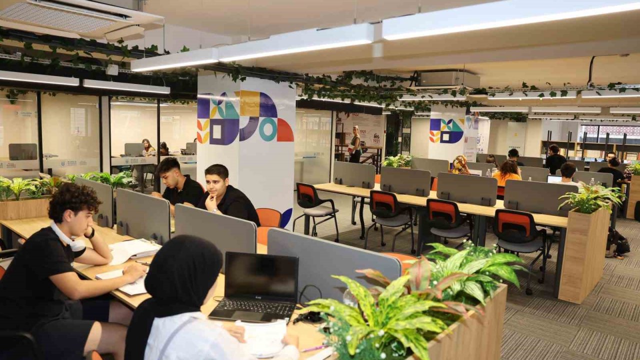 Gençliğe yatırım sürüyor: Gemlik Gençlik Merkezi hizmete açıldı