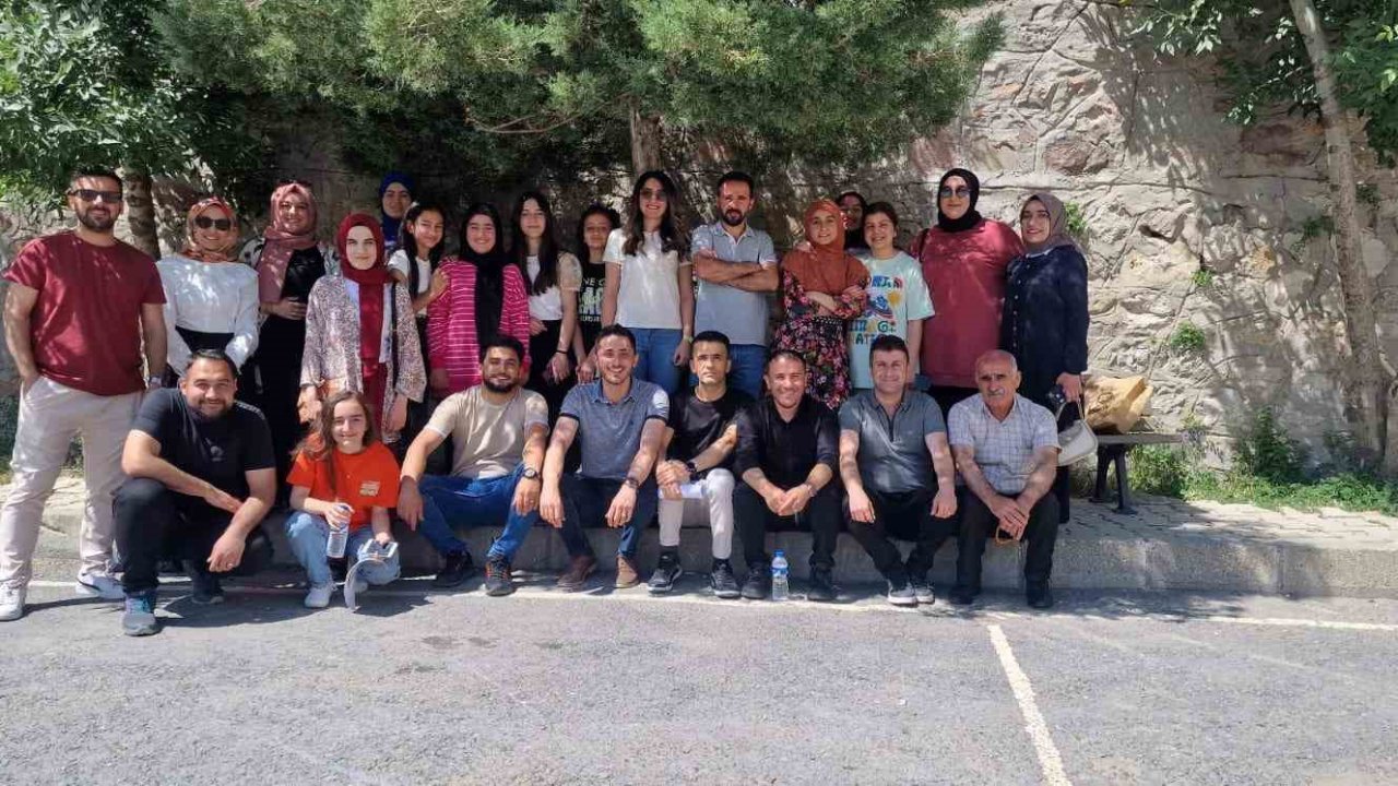 Öğretmenlerden Hakkari’ye ilgi