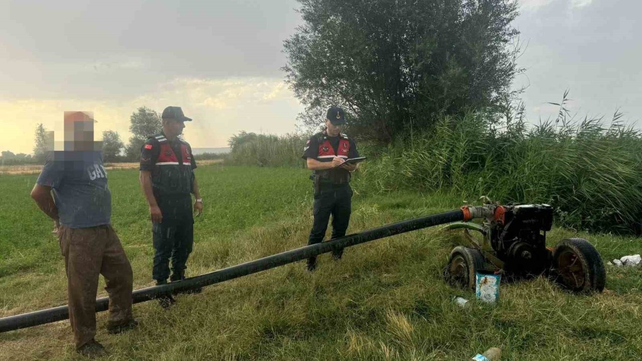 İzinsiz şekilde tarımsal sulama yapan şahıslara jandarma idari işlem uyguladı