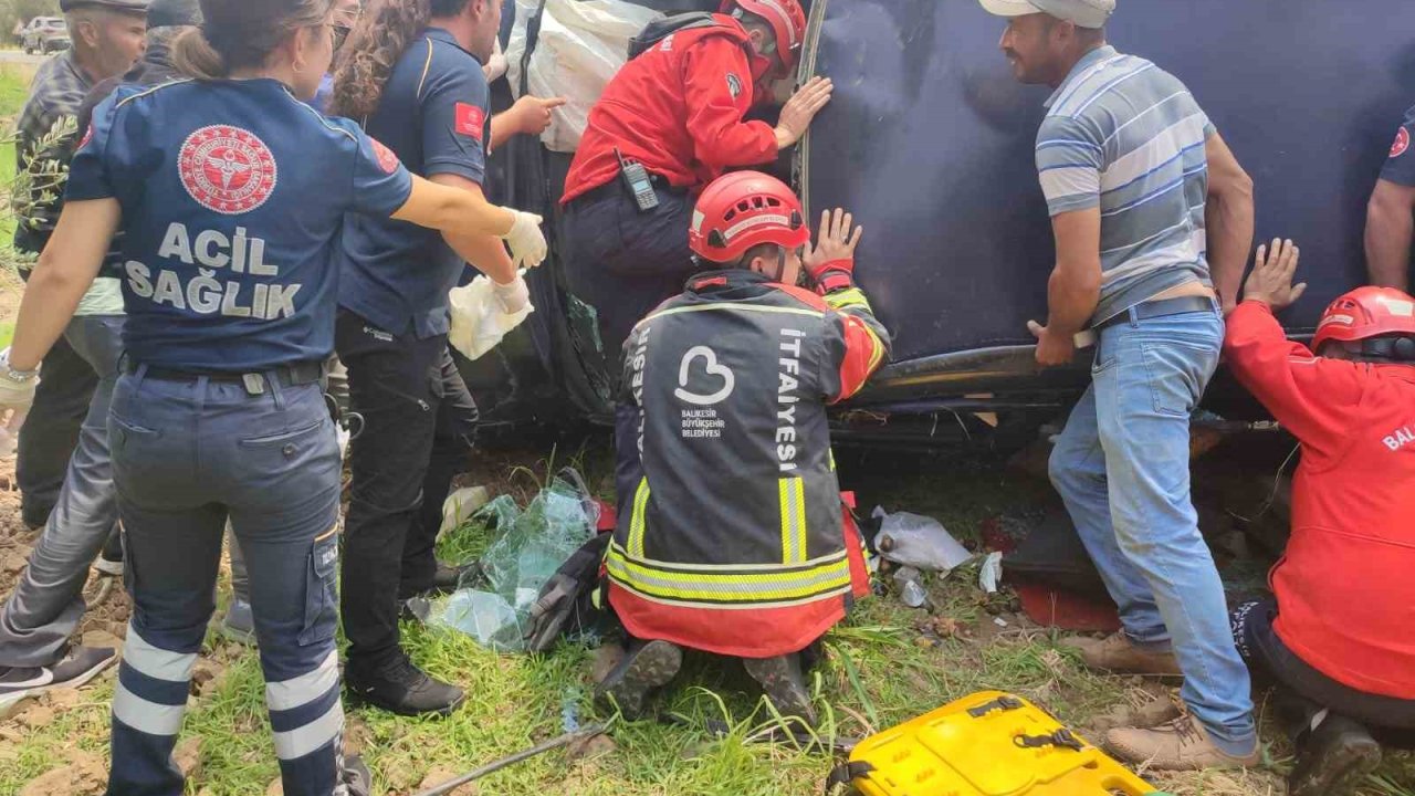 Havran’da sıkışmalı trafik kazası: Sürücü kurtarıldı