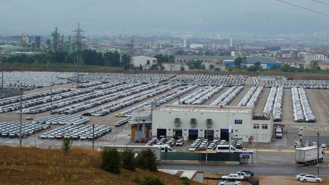 Yağmur bekleyen vatandaşa "ses bombası" şoku