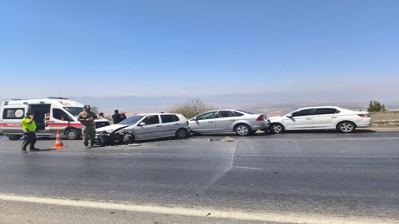 Gaziantep’te dört aracın karıştığı zincirleme kaza: 9 yaralı