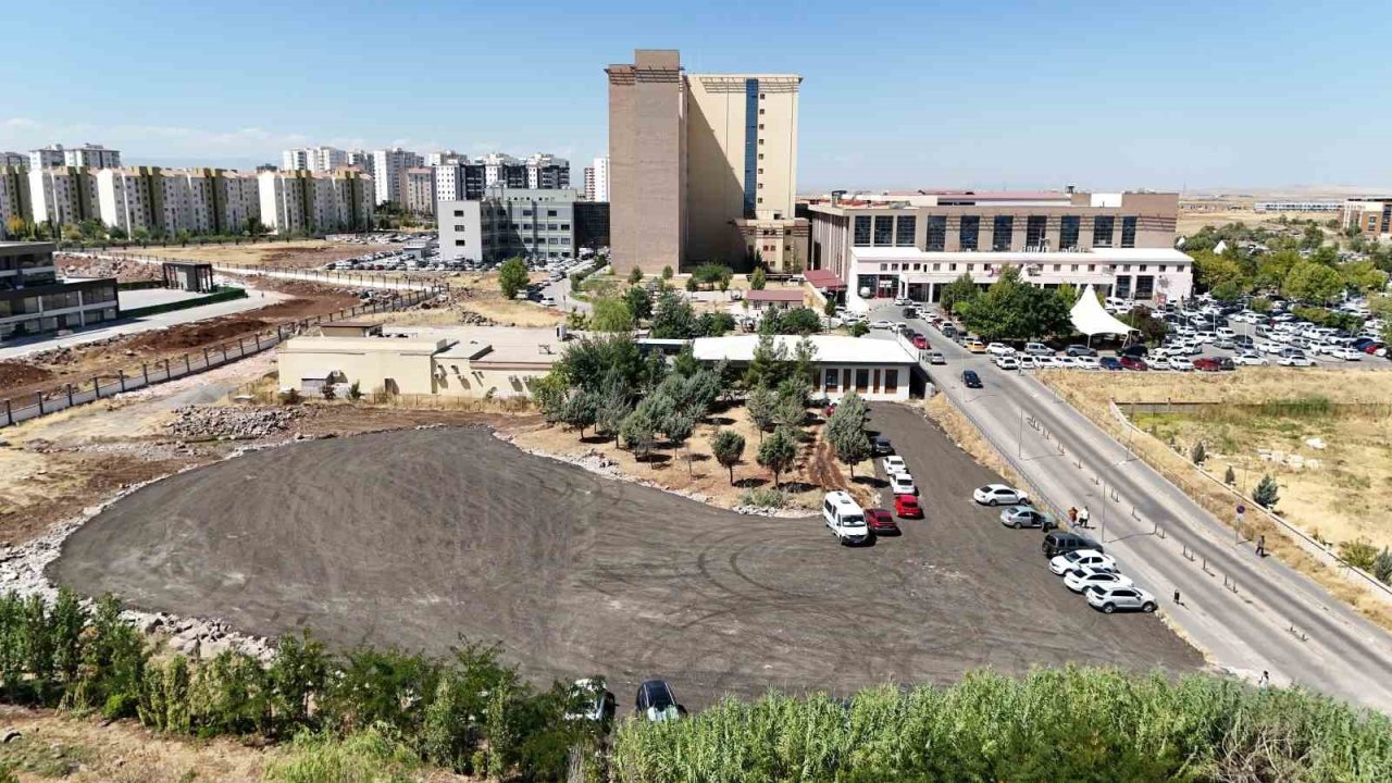 Gazi Yaşargil Eğitim ve Araştırma Hastanesi’ne yeni otopark