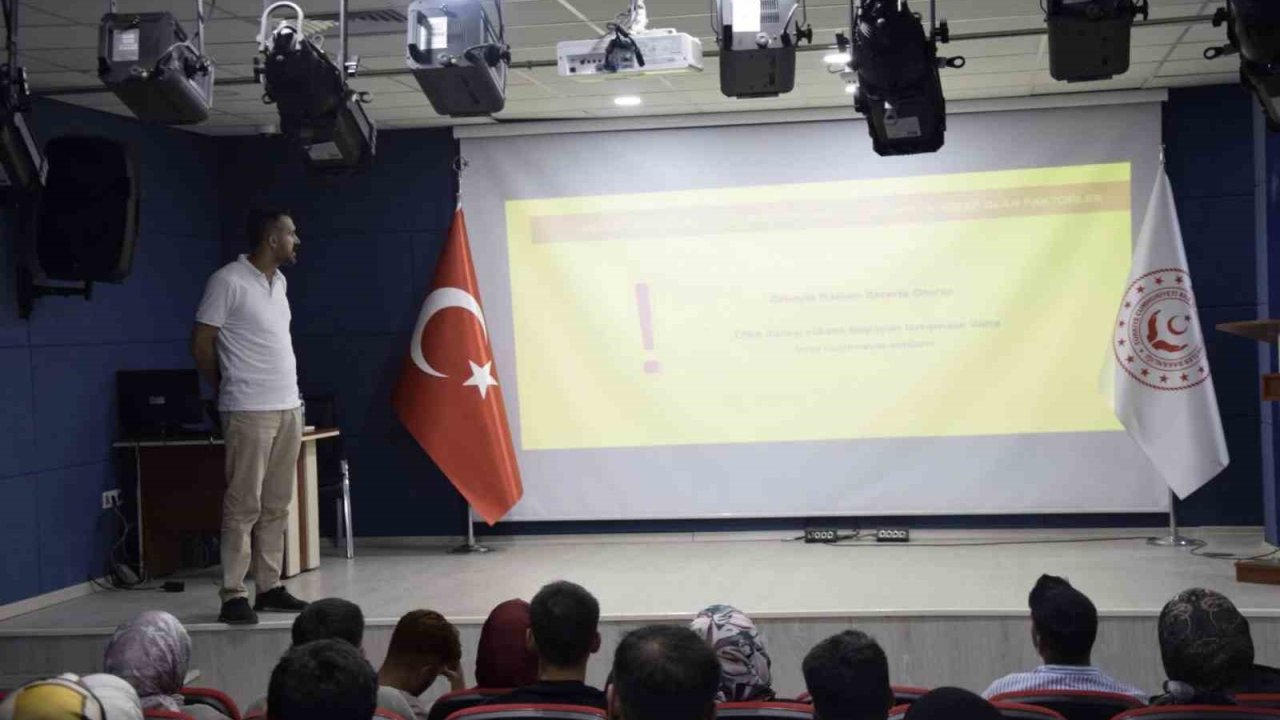 Muş’ta evlilik öncesi eğitimi verildi