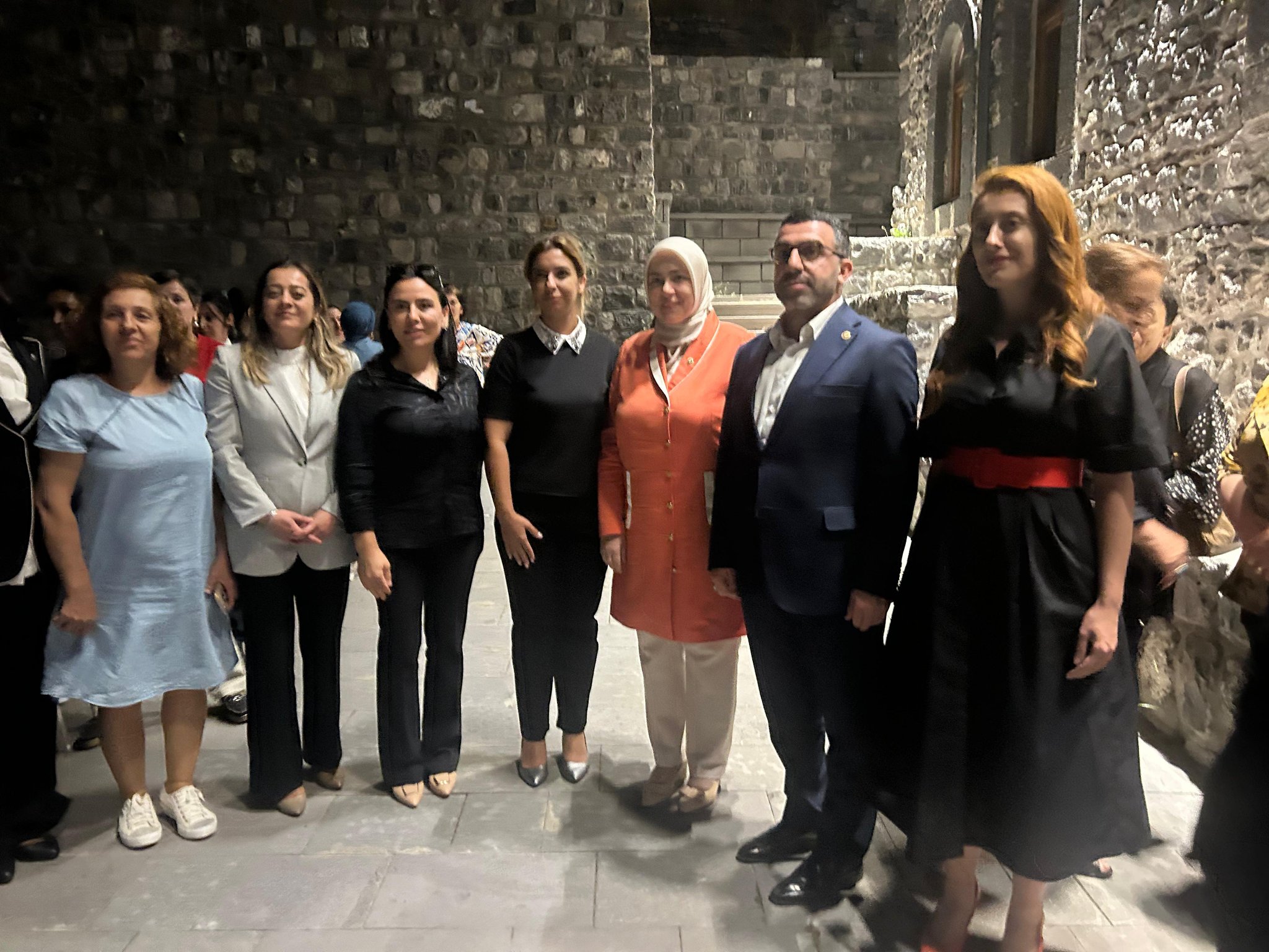 İstanbul Milletvekili Tuğba Işık Ercan, Kars’ta girişimci kadınlarla buluştu.