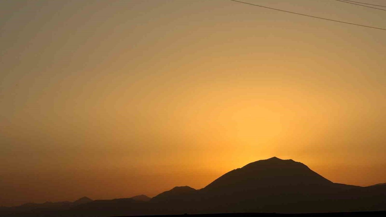 Ağrı’da gün batımı görsel şölen oluşturdu