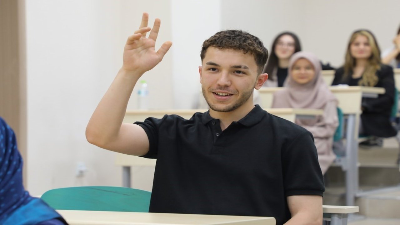 BARÜ, Erasmus’da hibe tutarını arttırdı