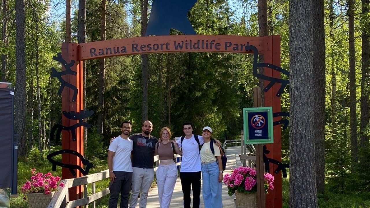 Tıp ve eczacılık öğrencileri yazı 21 ülkede staj yaparak geçirdi