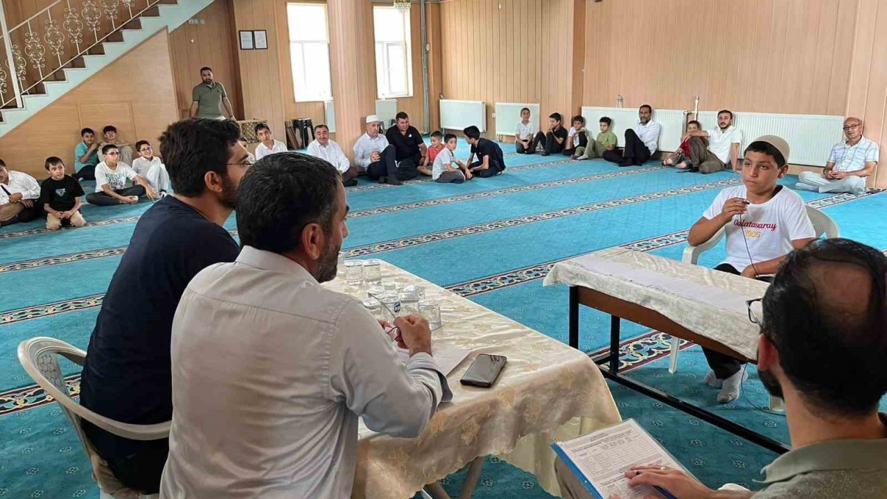 Yaz Kur’an Kursu öğrencileri arası ‘Hadis ve süre’ ezberleme yarışması düzenlendi