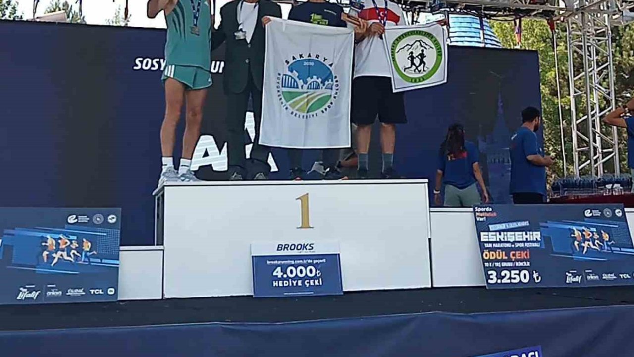 Sakarya Büyükşehir maratoncusundan birincilik