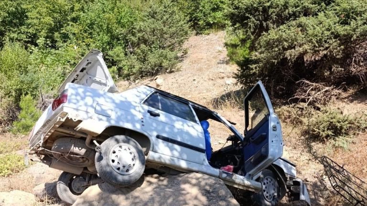 Otomobil şarampole devrildi: 2 yaralı