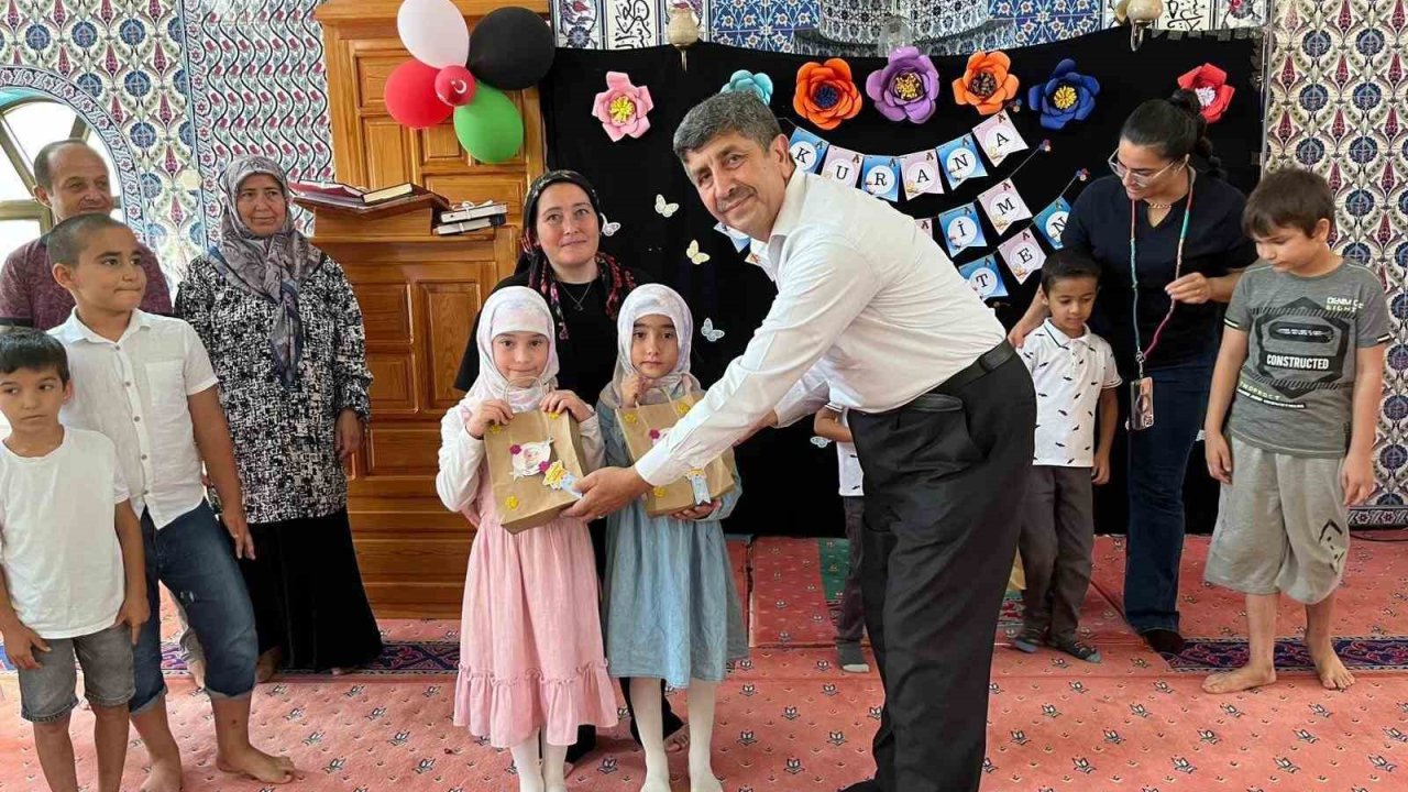 Mersin’de Kur’an Kursu öğrencileri Kur’an’a geçmenin heyecanını yaşadı