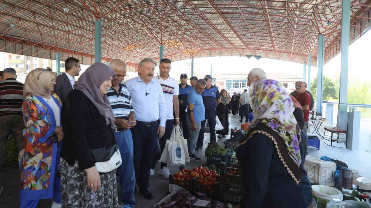 Başkan Palancıoğlu; köy pazarında üreticilerle bir araya geldi