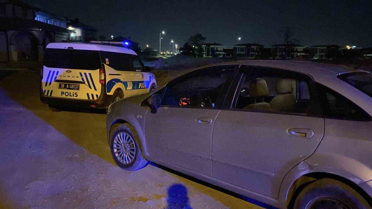 Yaşı küçük, ehliyetsiz sürücü kovalamaca sonucu yakalandı