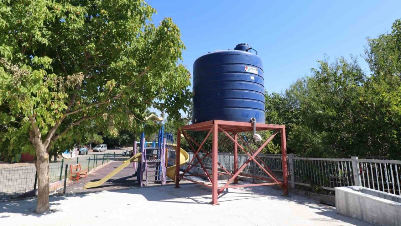 Ekipler Turgutlu’nun dört bir yanında çalışıyor