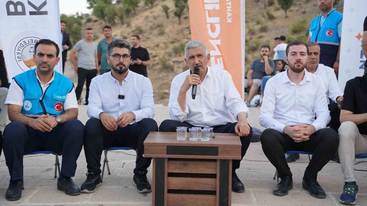 Başkan Hallaç, Cendere Köprüsü’nde gençlerle geleceği konuştu