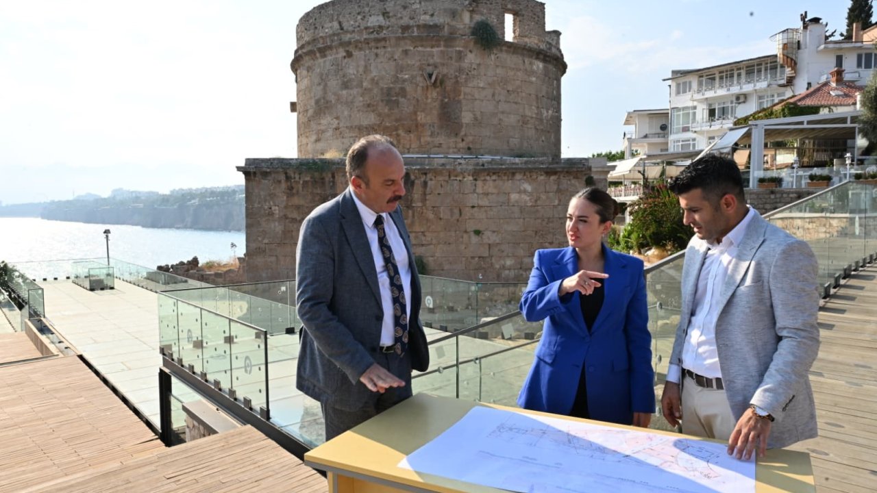 Özdemir: "Hıdırlık Kulesi ile Antalya yeni bir açık hava müzesine kavuşacak"