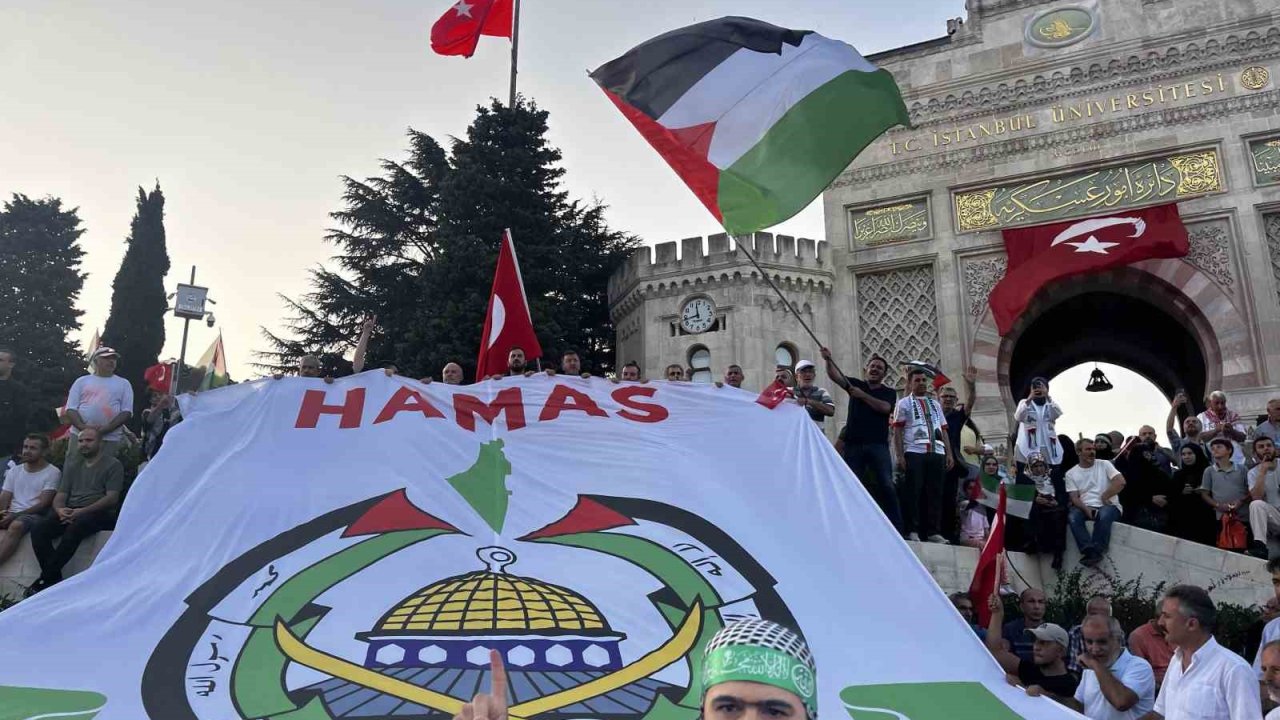 İstanbul’da "Gazze’ye Umut Işığı Ol" yürüyüşü: Binlerce kişi Ayasofya Camii’ne yürüdü