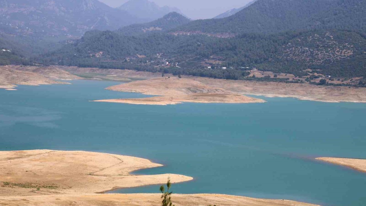 Kuraklık narenciye bahçelerini tehdit etmeye başladı