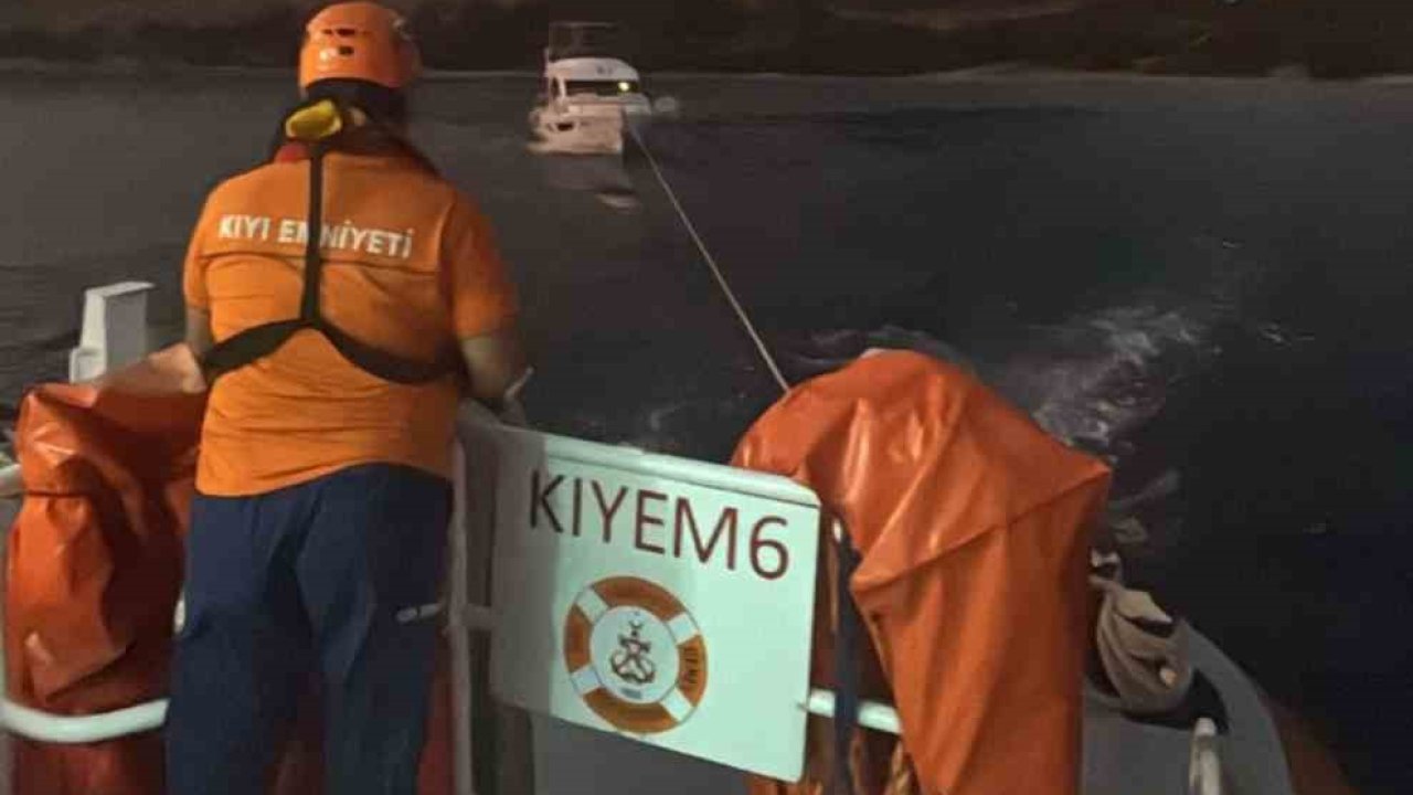 Cennet Koyu önlerinde arızalanan tekne kurtarıldı