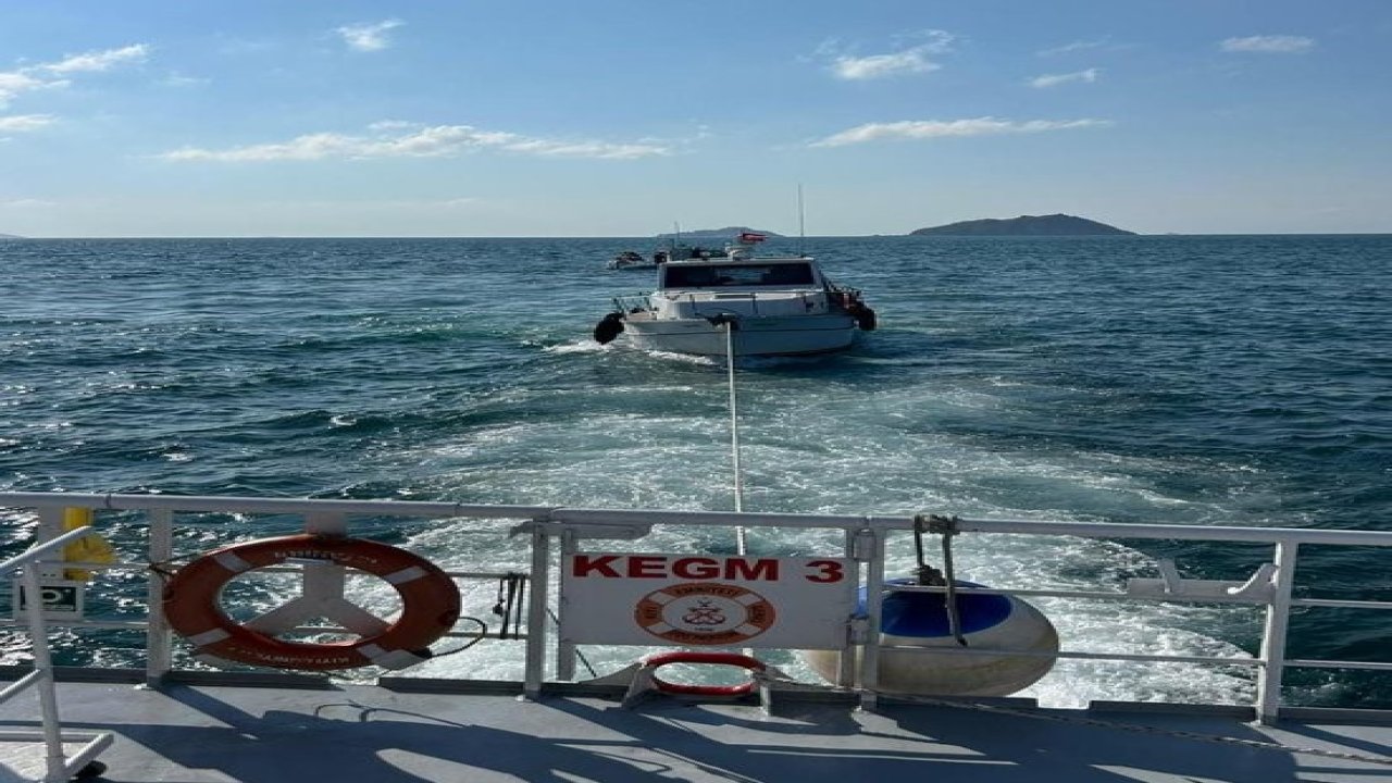 Boğaz’da tekne makine arızası nedeniyle sürüklendi, 2 kişi kurtarıldı