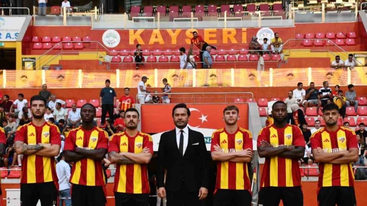 Kayserispor’un yeni transferleri görücüye çıktı