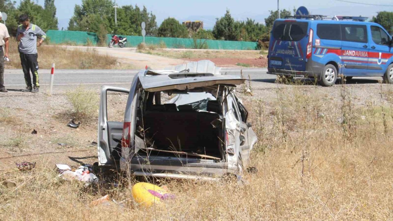 Konya’daki hafif ticari araç kazasında 2 kişi kurtarılamadı