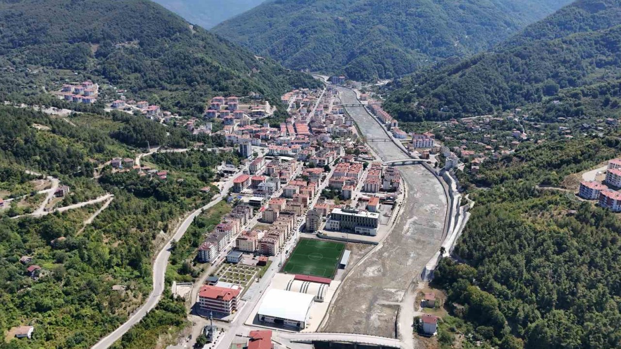 Büyük sel felaketinin 4’üncü yıl dönümü: Bir ilçe yeniden inşa edildi